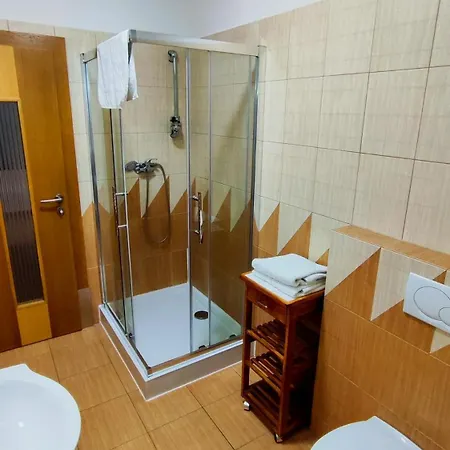 Katka Quarto em Acomodações Particulares Vel'ka Lomnica